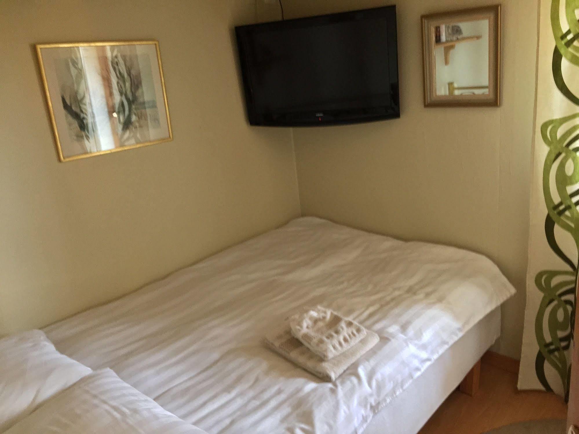 Mattisgarden Bed & Breakfast Östra Ljungby Kültér fotó